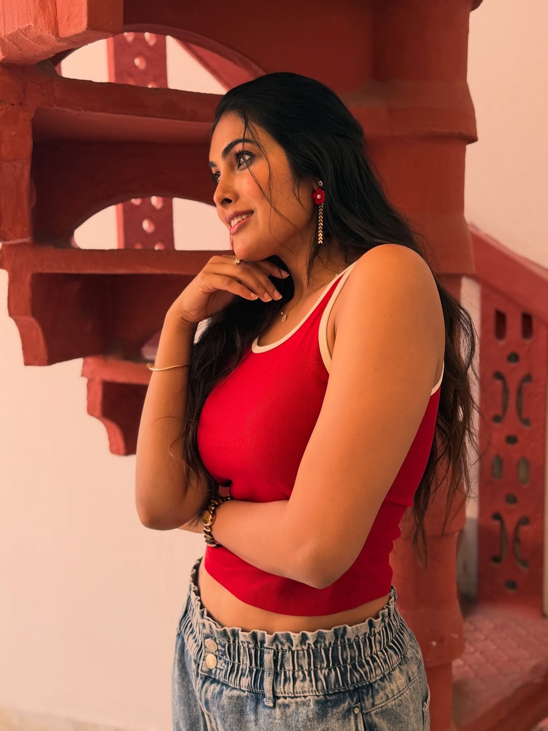Divi vadthya (Image Credit: Instagram) Actress Divi vadthya Photo Gallery