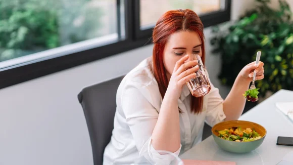Water After Meal: భోజనం చేసిన వెంటనే.. నీళ్లు తాగకూడదా ?  నిపుణులు ఏం చెబుతున్నారు ?