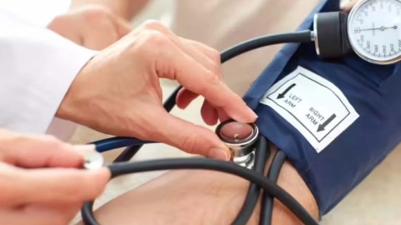 Blood Pressure: బీపీ తగ్గాలంటే.. ఈ చిట్కాలు పాటించాల్సిందే