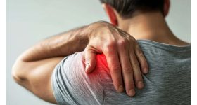 Shoulder Pain: భుజం నొప్పితో బాధ పడుతున్నారా ? మీ సమస్యకు ఈ తప్పులే కారణం
