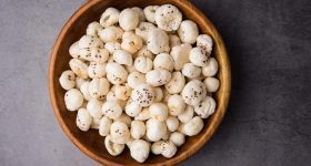 Makhana: ఈ ఆరోగ్య సమస్యలు ఉన్న వారు పొరపాటున కూడా మఖానా తినొద్దు