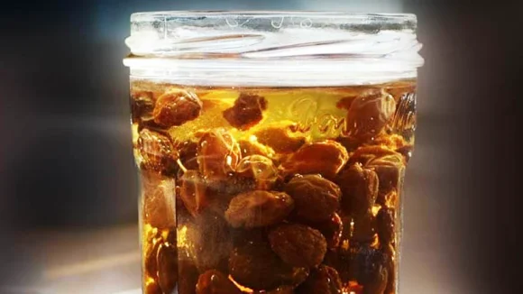 Soaked Raisins: రక్తహీనతకు చెక్ పెట్టాలంటే.. రోజూ ఈ 5 ఎండుద్రాక్షలు చాలు!