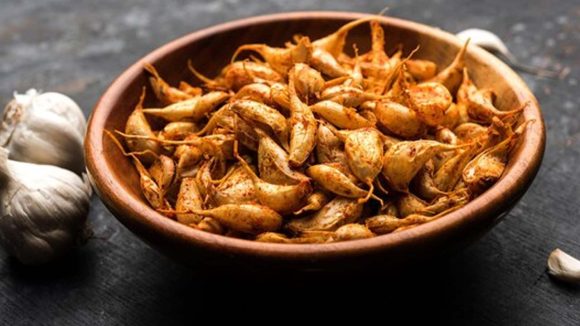 Fried Garlic: నెయ్యిలో వేయించిన వెల్లుల్లి తింటే.. ఈ వ్యాధులన్నీ పరార్ !