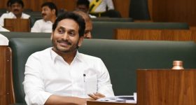 Rakul Preeth Singh : స్కిన్ ఫిట్ డ్రెస్ లో మెంటలెక్కిస్తున్న రకుల్.. ఫోటోలు వైరల్...