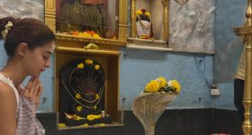Tollywood: ప్రత్యేక పూజలు నిర్వహిస్తున్న రౌడీ హీరో బ్యూటీ.. కారణం?