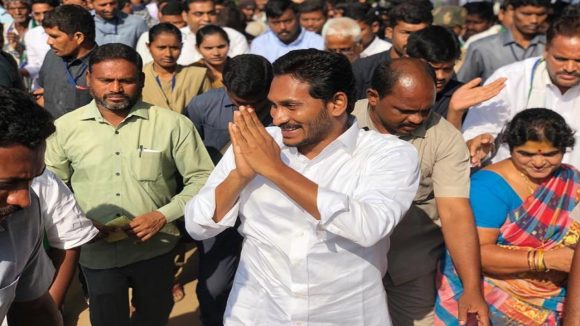 AP Politics: మళ్లీ పాదయాత్ర అస్త్రం.. జగన్ వ్యూహం ఫలిస్తుందా?