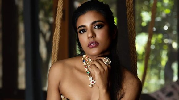 Aishwarya Rajesh:  నీ బాడీ చూడాలంటూ వేధింపులు.. ఫోటోగ్రాఫర్ పై ఐశ్వర్య  రాజేష్ కామెంట్స్!
