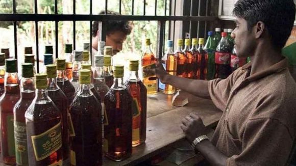 Liquor Price Hike: సంక్రాంతి వేళ మందు బాబులకు షాక్.. 10 రూపాయల చొప్పున పెంచిన ఏపీ ప్రభుత్వం