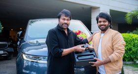 Anil Ravipudi: అనిల్ రావిపూడికి మెగా గిఫ్ట్... రేంజ్ రోవర్ తో సర్ప్రైజ్ చేసిన చిరు!