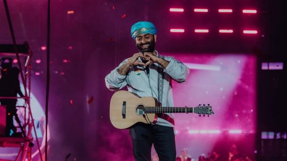 Arijit Singh: అర్జిత్ సింగ్ లైవ్ కన్సర్ట్ రెమ్యూనరేషన్ ఎంతో తెలుసా..చాలా కాస్ట్లీ గురూ!