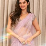 Bhagyashri Borse: సంక్రాంతి స్పెషల్.. ఆకట్టుకుంటున్న భాగ్యశ్రీ!