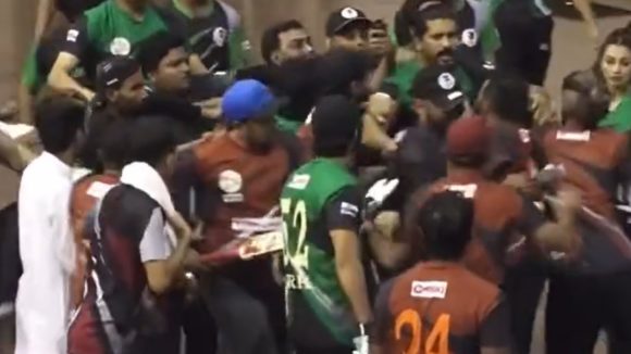 Bangladesh: బంగ్లాదేశ్ క్రికెట్ లో చీలిక‌…WWE రేంజ్ లో త‌న్నుకున్న ప్లేయ‌ర్లు, 6 గురికి తీవ్ర గాయాలు