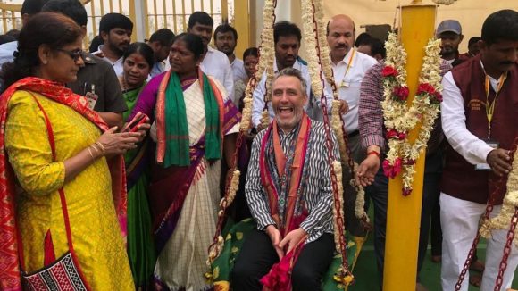 Medaram Jatara: మేడారం ఓ అద్భుతం.. వనదేవతలను దర్శించుకోండి.. జాతరలో బ్రిటిష్ డిప్యూటీ హైకమిషనర్ సందడి