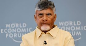KCR: ఫోన్ ట్యాపింగ్ కేసులో సంచలనం.. ఒక అడుగు వెనక్కి తగ్గిన కేసీఆర్,  రేపు సిట్ ముందుకు గులాబీ బాస్..!