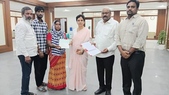 Telangana: మానవత్వం చాటుకున్న రేవంత్ సర్కార్.. గల్ఫ్ కార్మికుడి మృతదేహం తరలింపుకు రూ. 1.50 లక్షల సాయం
