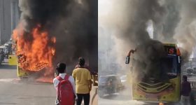 Fire Accident: తృటిలో తప్పిన ప్రమాదం.. ప్రయాణికులు దిగిన కొద్దిసేటికే అగ్నికి ఆహుతైన ప్రైవేట్ బస్సు