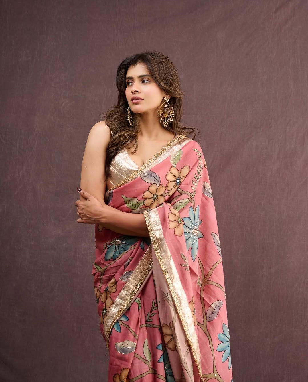 Hebah Patel: హాట్ డోస్ పెంచిన హెబ్బా పటేల్.. తట్టుకోవడం కష్టమే!