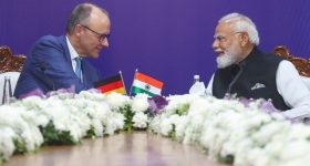 Samsung Discount: శాంసంగ్ ప్రీమియం ఫోన్‌పై 45 శాతం తగ్గింపు.. న్యూ ఇయర్ లిమిటెడ్ ఆఫర్