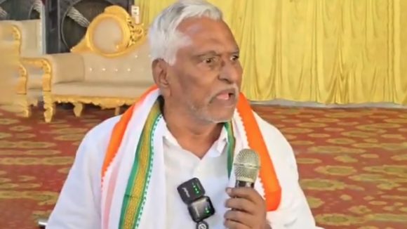Jeevan Reddy: నువ్వెవ్వడివి మా పార్టీ వ్యవహారాల్లో మాట్లాడడానికి?.. సంజయ్‌పై జీవన్ రెడ్డి ఫైర్
