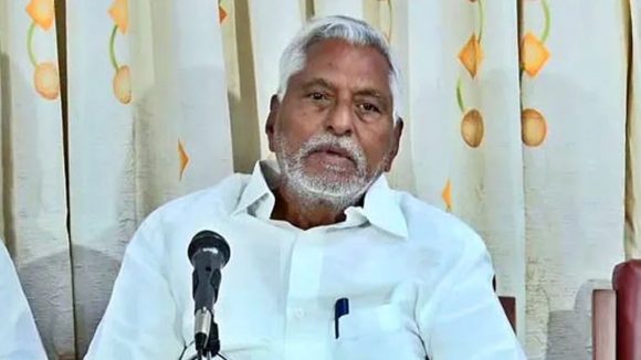 BRS : ఓటమిని కావాలనే కేటీఆర్ పార్టీలోకి తెచ్చుకుంటున్నారా?
