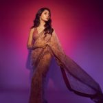 Krithi Shetty: చీరకట్టులో హాట్ డోస్ పెంచిన కృతి శెట్టి.. ఫోటోలు వైరల్