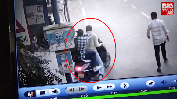 Koti Robbery: మాటు వేసి పక్కా ప్లాన్ తో.. కోఠి కాల్పుల ఘటనలో సీసీటీవీ వీడియో