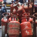 LPG Gas Price Hike: న్యూ ఇయర్ షాక్: భారీగా పెరిగిన గ్యాస్ ధరలు.. పెట్రోల్, డీజిల్ రేట్లు ఇవే!