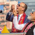 PM Modi: సబర్మతి తీరాన అంబరాన్నంటిన సంబరాలు.. గాలిపటం ఎగురవేసిన ప్రధాని మోదీ