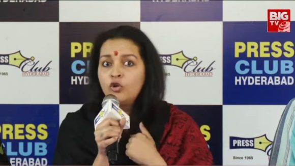 Renu Desai: మగాళ్లు రే*ప్ చేస్తారు..అందర్నీ చంపేద్దామా.. రేణూదేశాయ్ ఫైర్!