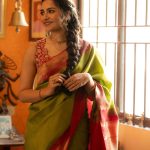 Rukmini Vasanth: సాంప్రదాయం ఉట్టిపడేలా చీరకట్టులో ఆకట్టుకుంటున్న రుక్మిణి!