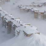 Russia Snow Storm: రష్యాలో మంచు తుపాను బీభత్సం.. అపార్ట్మెంట్ ఎత్తులో హిమపాతం