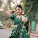 SreeMukhi: గాజుల సవ్వడితో గిలిగింతలు పెడుతున్న రాములమ్మ!