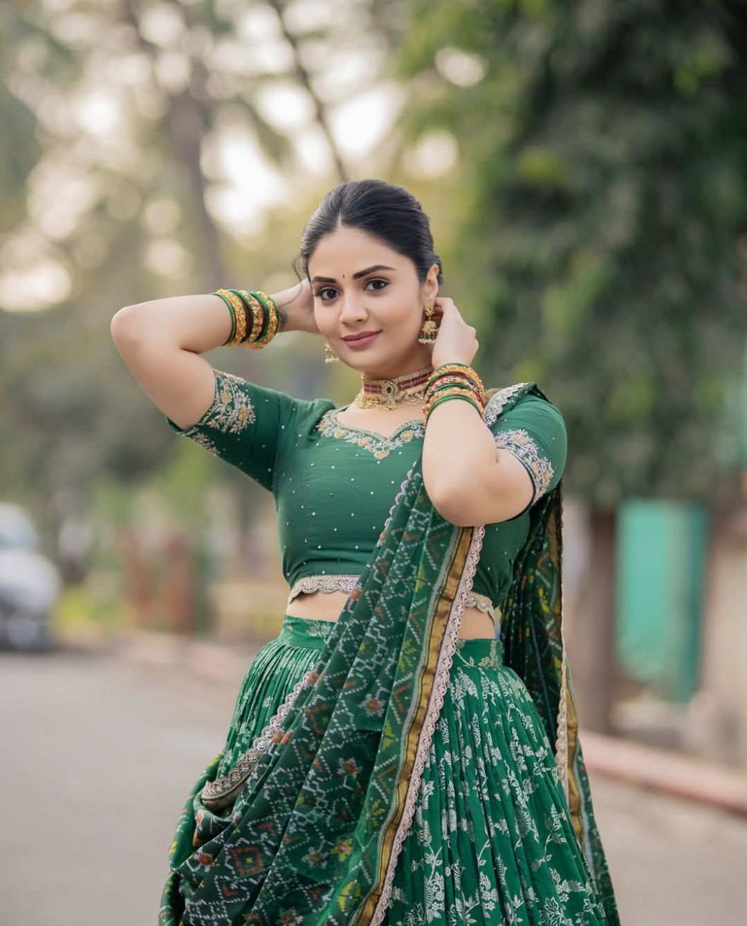 SreeMukhi: గాజుల సవ్వడితో గిలిగింతలు పెడుతున్న రాములమ్మ!