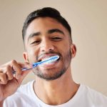 Brushing Mistakes: బ్రష్ చేస్తున్నారా.. లేక ఎనామెల్‌ను పోగొట్టుకుంటున్నారా ? ఈ పొరపాట్లు అస్సలు చేయకండి !