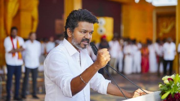 Tamil Nadu Politics: బీజేపీకి వారు దాసోహం.. మేము మాత్రం పోరాట వీరులం.. టీవీకే సైన్యంతో విజయ్ సమరభేరి.