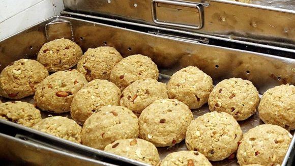 Tirumala Laddu: తిరుమల లడ్డు నెయ్యి కల్తీ కేసులో సంచలనం.. లంచం తీసుకున్నట్టు అంగీకరించిన టీటీడీ మాజీ అధికారి