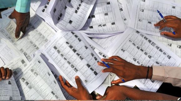 UP Voters Deleted: యూపీలో ఓటర్ల జాబితా భారీ ప్రక్షాళన: 2.89 కోట్ల ఓట్లు తొలగించిన ఎన్నిక‌ల సంఘం