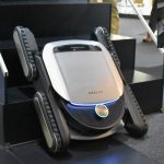 Robot Vacuum Climbs Stairs: ఇంట్లో మెట్లు ఎక్కే రోబో.. ఏ మూలనైనా శుభ్రం చేసే రోబో వ్యాక్యూం క్లీనర్