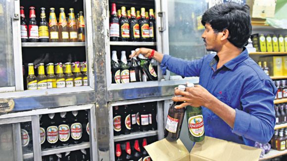 Wine Shops Close: మందుబాబులకు బ్యాడ్ న్యూస్.. రేపు వైన్ షాపులు బంద్