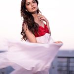 Ashika Ranganath : చూపులతోనే చంపేస్తున్న ఆషిక.. స్టిల్స్ అదిరిపోయాయి..