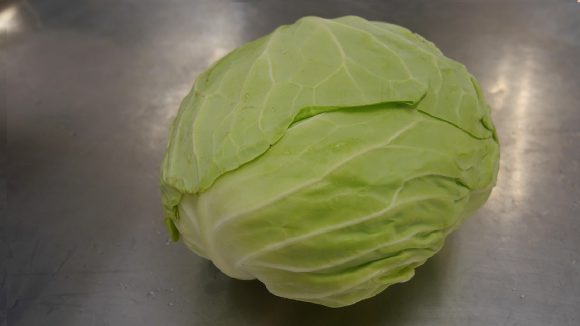 Raw Cabbage: పచ్చి క్యాబేజీ తినడం అంత ప్రమాదకరమా? తింటే ఏమవుతుంది?
