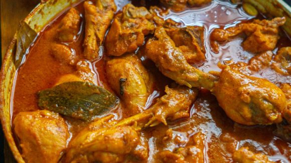 Chicken Kurma: చికెన్ కుర్మా ఇలా వండారంటే అదిరిపోతుంది, అన్నం రోటీలతో తింటే ఆ రుచే వేరు