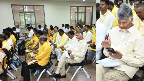 Chandrababu Naidu: నాలుగోసారి సీఎం.. అయినా సామాన్య కార్యకర్తే.. టీడీపీ వర్క్ షాప్ లో చివరి వరుసలో చంద్రబాబు..!