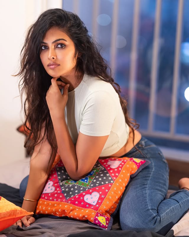 Divi Vadthya ( Source / Instagram) Divi Vadthya photo Gallery