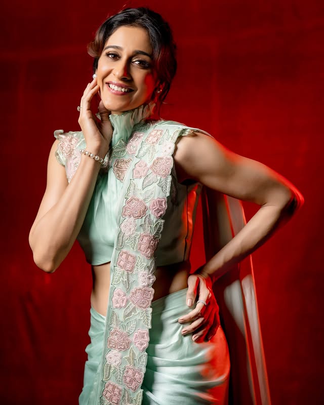 Regina cassandra Photo Gallery
