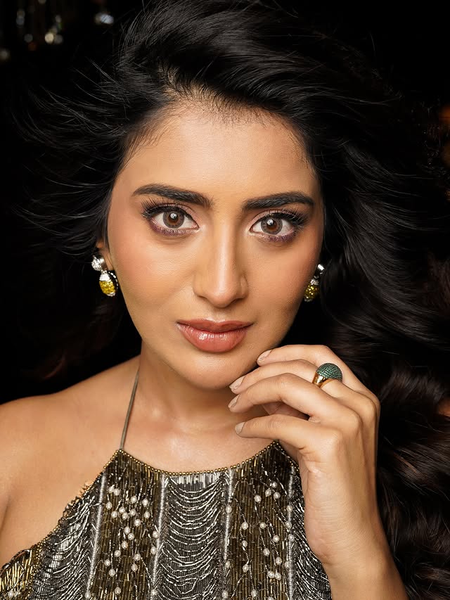 Rashi Singh ( Source / Instagram ) Rashi Singh photo Gallery