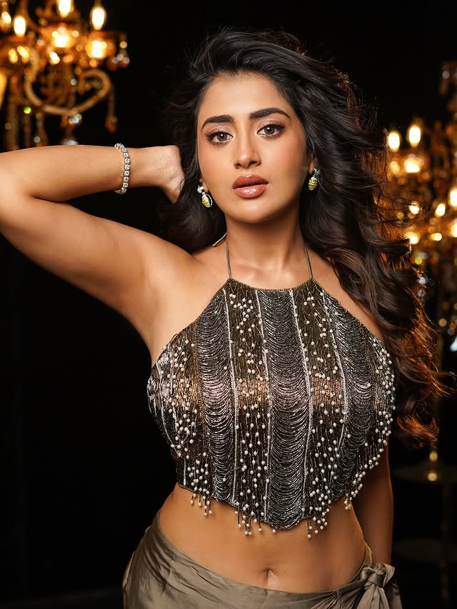 Rashi Singh ( Source / Instagram ) Rashi Singh photo Gallery