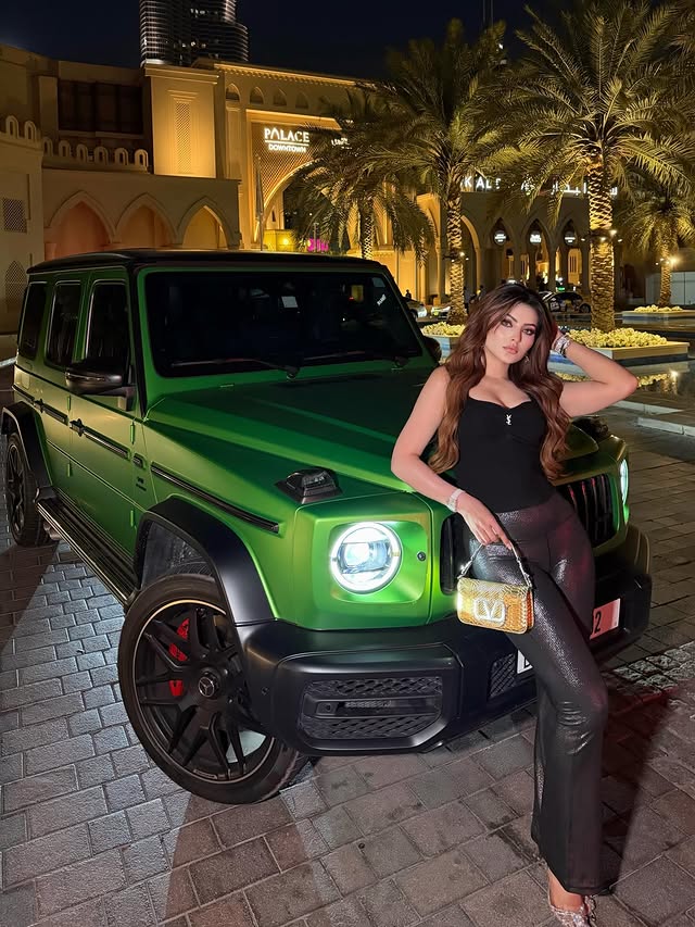 Urvashi Rautela ( Source / Instagram ) Urvashi Rautela Photo Gallery