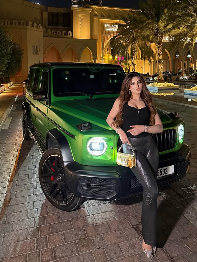 Urvashi Rautela ( Source / Instagram ) Urvashi Rautela Photo Gallery