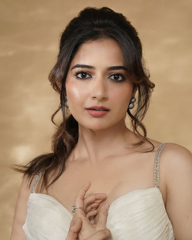 Ashika Ranganath Photo Gallery